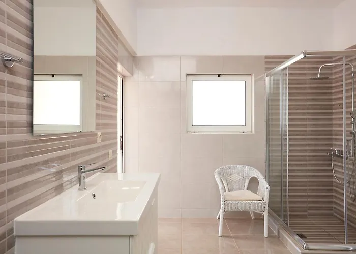 Villa Seafront Longobardi Chania (Crete)