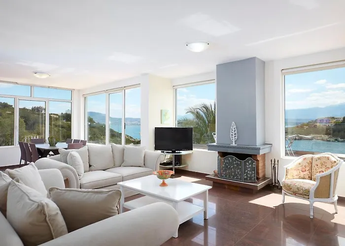 Seafront Longobardi Villa