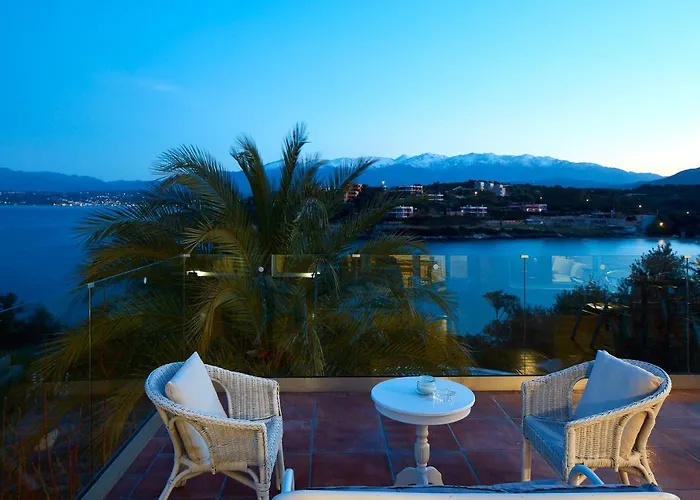 Seafront Longobardi Villa *