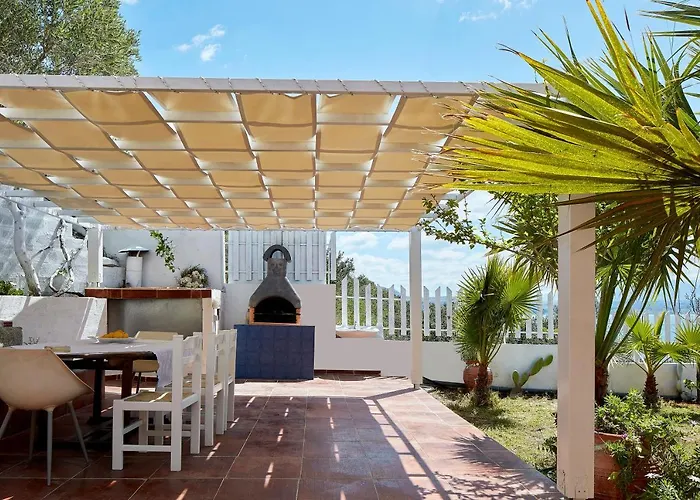 Villa Seafront Longobardi