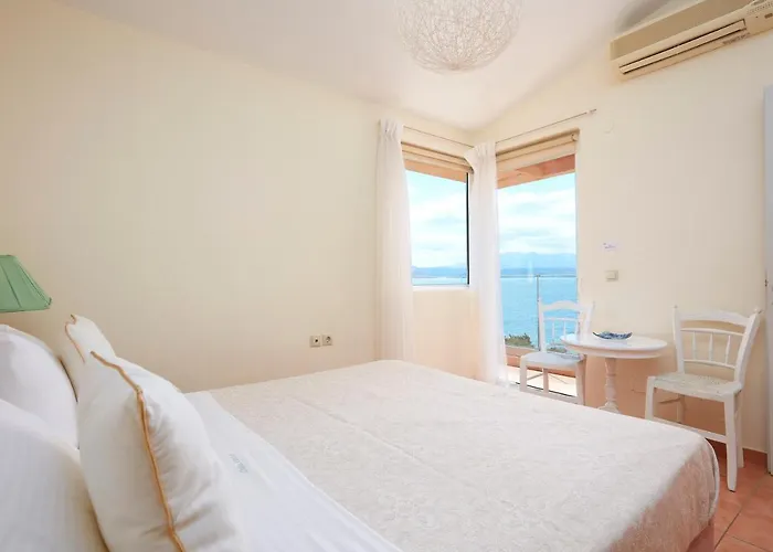 Seafront Longobardi Villa