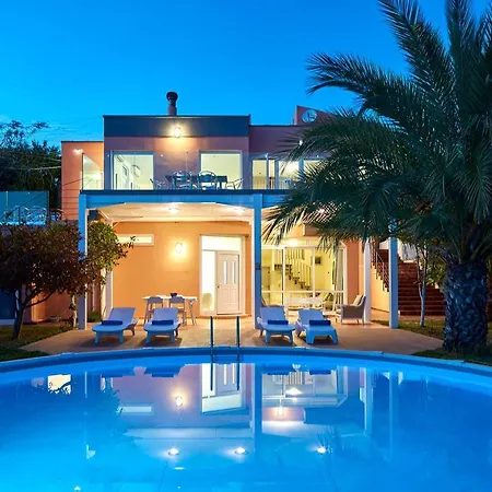 Seafront Longobardi Villa *