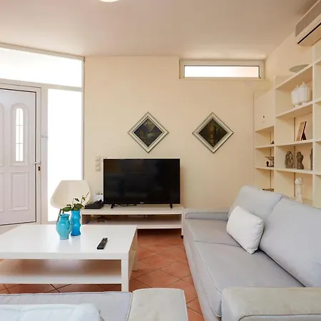 Villa Seafront Longobardi Chania (Crete)