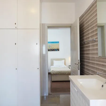 Seafront Longobardi Villa *