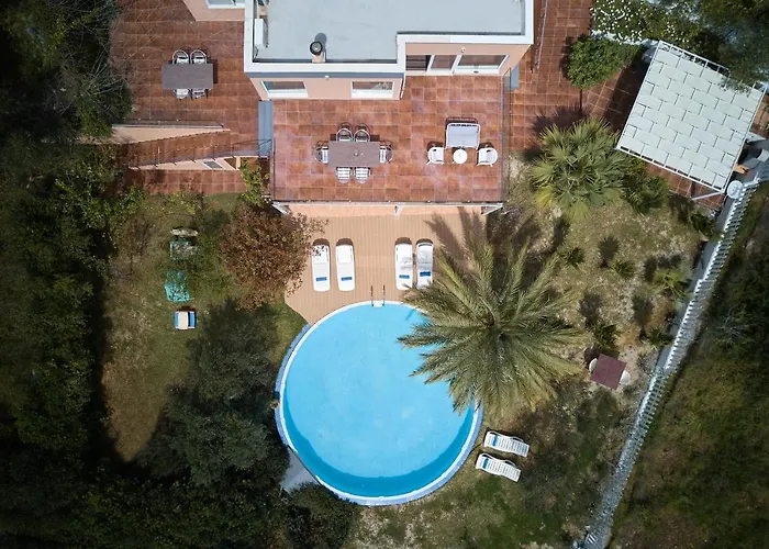 Seafront Longobardi 하니아